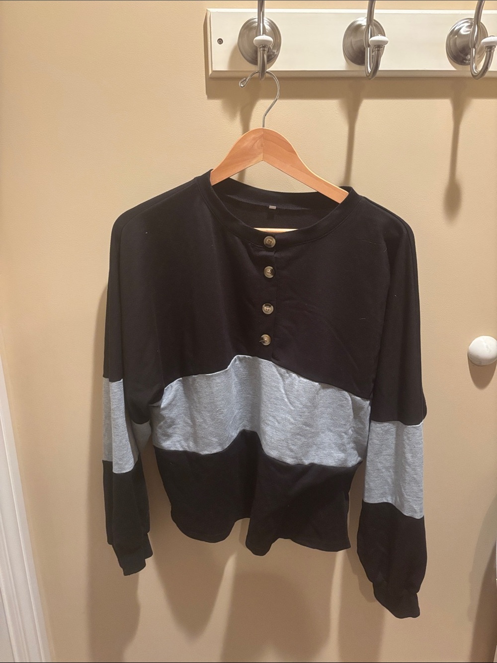 Amazon Women's Long Sleeve Colorblock Henley Top - Black and Gray